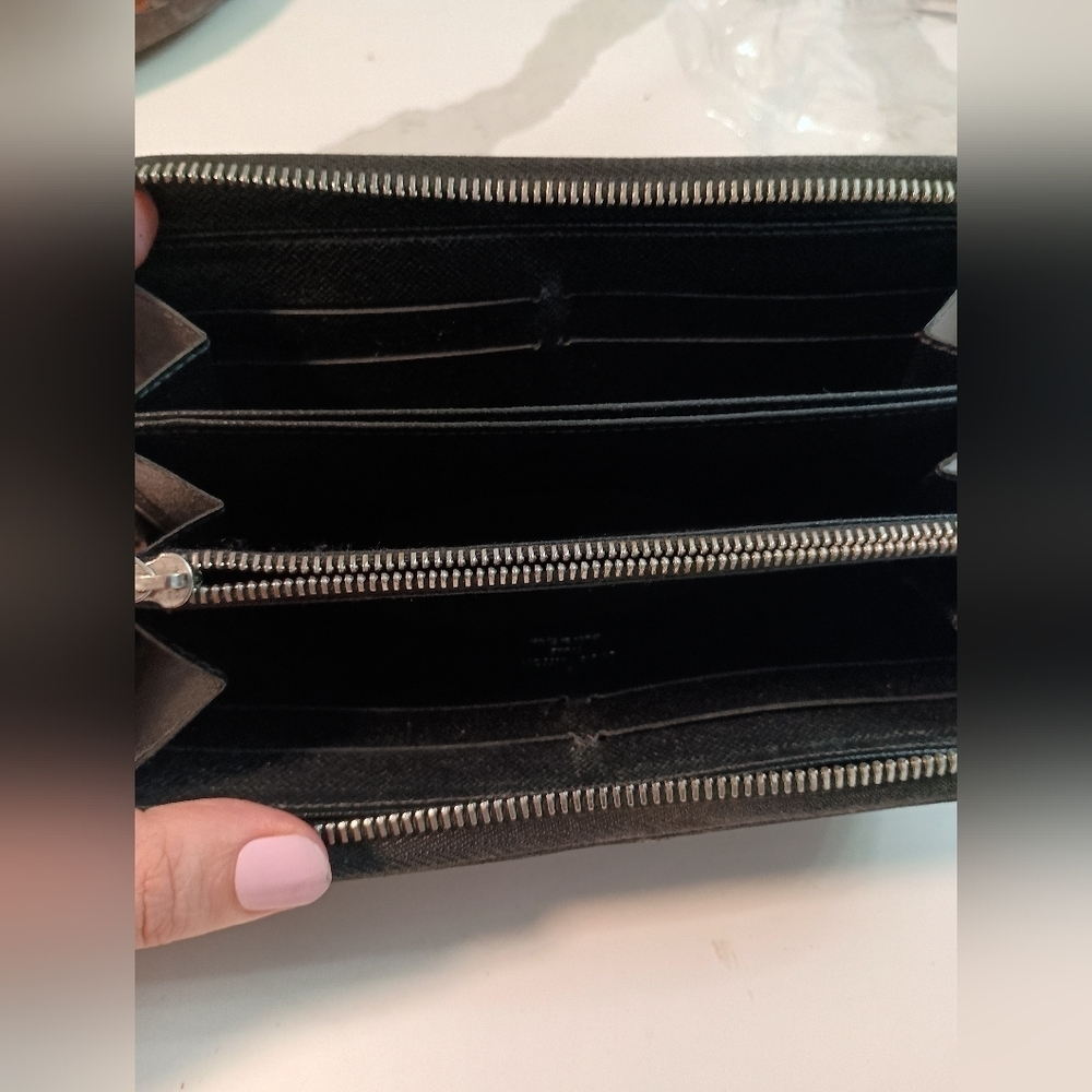 Authentic Louis Vuitton Epi Zippy Wallet  Long Wallet Noir Leather - Picture 7 of 16